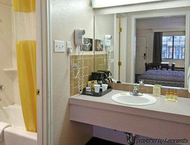Days Inn & Suites Big Spring Room photo
